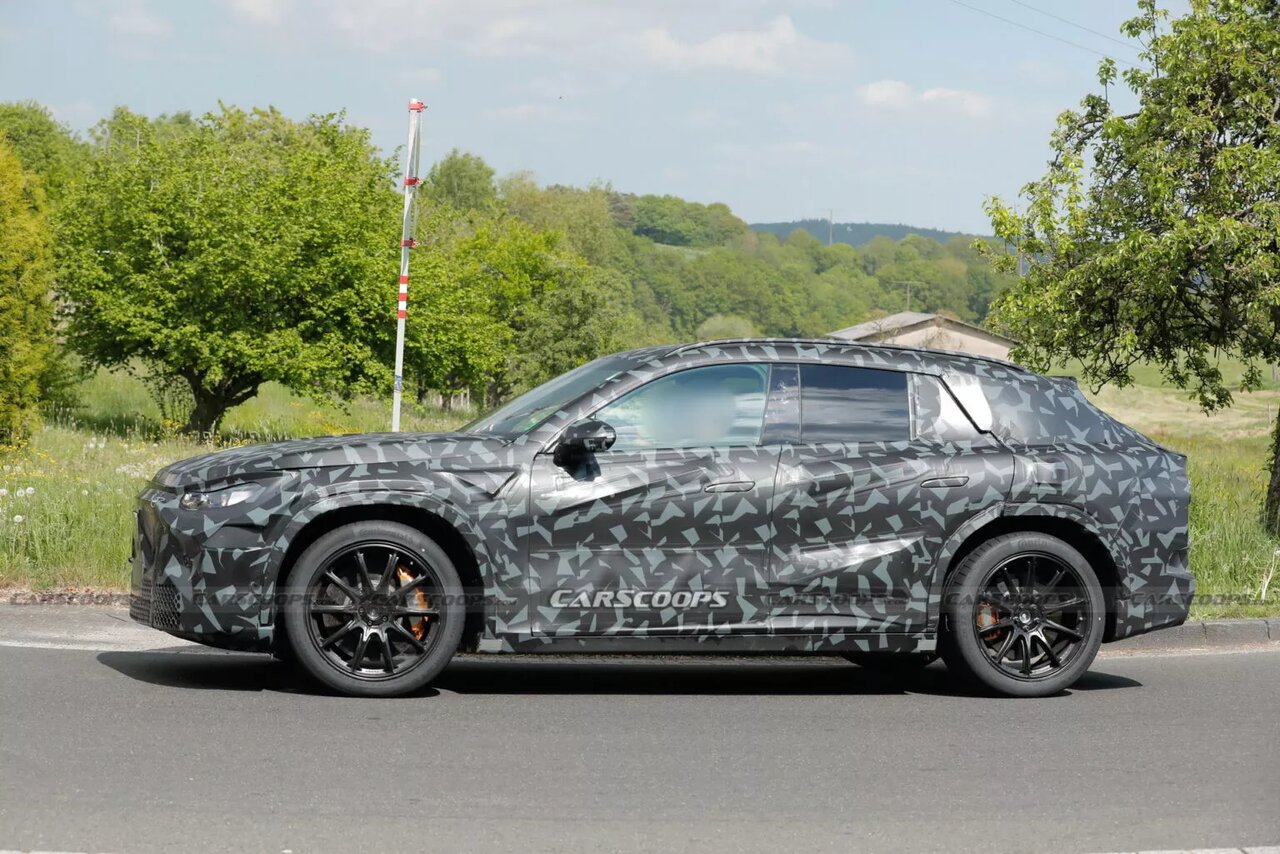 شاسی بلند جدید بنز قویتر است یا بوگاتی؟ / هیولای آلمانی با استتار دیده شد / عکس