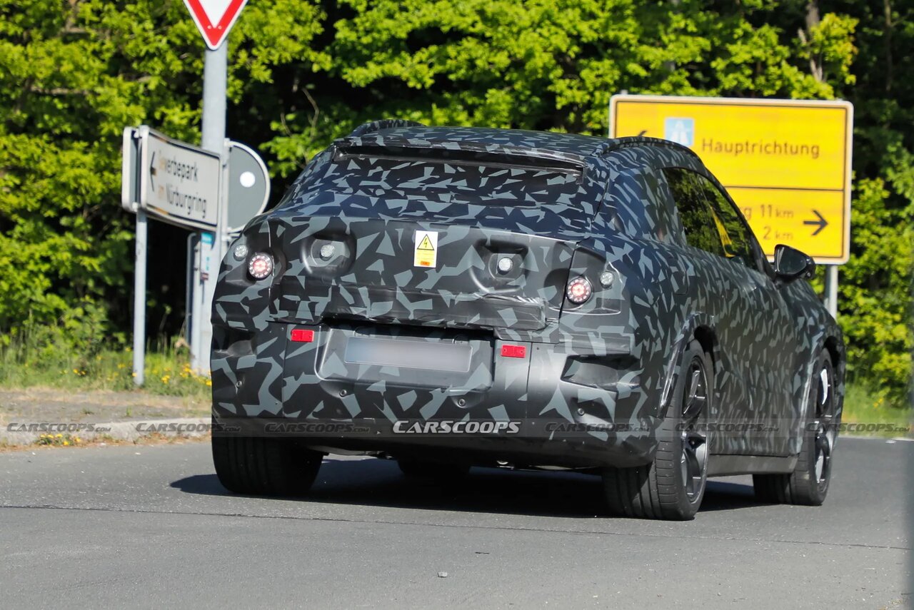 شاسی بلند جدید بنز قویتر است یا بوگاتی؟ / هیولای آلمانی با استتار دیده شد / عکس