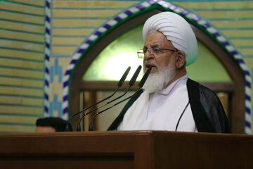 شهید رئیسی برای حل مشکلات مردم شبانه روز تلاش میکرد