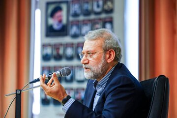 علی لاریجانی: این حجم از تحرکات در مقطعی کوتاه، سابقه نداشته/ این حوادث حکایت از تحول در شرایط فعلی ما دارد/ آمریکا میخواهد «داش آکل» بین المللی باشد