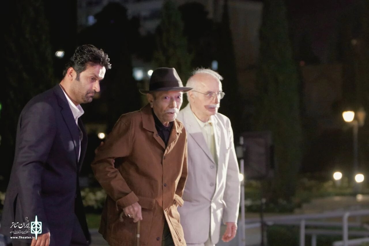 علی نصیریان: متأسفانه سینمای امروز به سمت سرگرمیسازی صرف حرکت کرده است/ آیین تکریم داریوش مودبیان برگزار شد