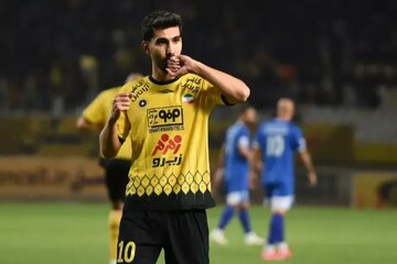 عکس | چهارمین خرید پرسپولیس؛ ستاره سپاهان، سرخپوش شد