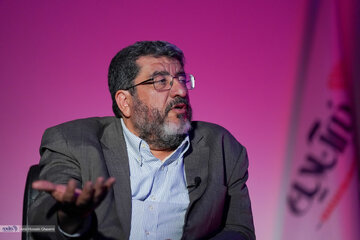 فواد ایزدی: روزی سفارت آمریکا در تهران بازگشایی خواهد شد/ احتمال به توافق رسیدن ایران و آمریکا کم است زیرا…