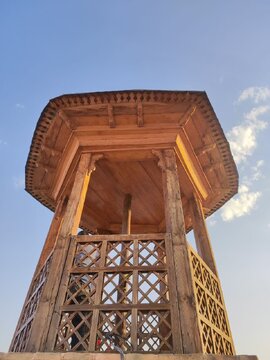 ماَذنه مسجد تاریخی سلطانی سمنان به همت هیات امنا مرمت و جان دوباره گرفت