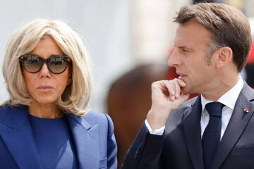 مُشتی که ماکرون از همسرش خورد!