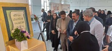 نمایشگاه ملی دستسازههای چرم با الهام از بناهای تاریخی در سمنان گشایش یافت