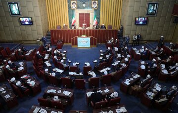 هشدار مجلس خبرگان به ترامپ به خاطر سخنان سخیفش/ هرچه بیشتر در امور داخلی ایران دخالت کنید با خشم و عزم راسختر این ملت مواجه خواهید شد