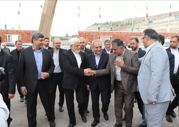 واکنش عارف به قهرمانی تراکتور؛ آن‌ها یک تیم ملی هستند!