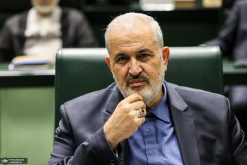 وزیر نیرو: دولت چهاردهم وقتی شروع به کار کرد، کشور ۲۰هزارمگاوات ، کسری برق داشت / ماینرها را جریمه میکنیم اما خیلی زود پول جریمه را در میآورند