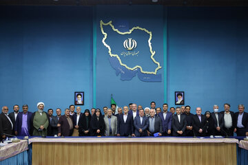 پزشکیان: مذاکرات غیرمستقیم با آمریکا در هماهنگی کامل با رهبر انقلاب صورت خواهد گرفت/ هیچگونه رفتار سلبی در مواجهه با مردم در دستور کار دولت نیست