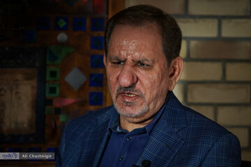 کنایه جهانگیری به احمدی نژاد/ من خیلی نگران ایرانم/ یکی از تلخترین روزهای مدیریتم ایام ورود ریزگردها به خوزستان بود/ مذاکره به نتیجه میرسد اگر…