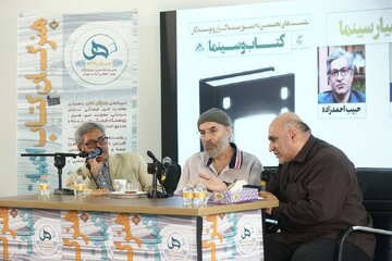 کیانوش عیاری: تلاش می کنم سختیهای زندگی را بپذیرم/ به دنبال روزنهای از نور در دل تاریکی هستم
