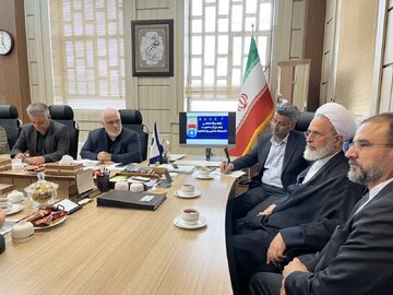 گزارش تصویری / بازدید آیت الله اعرافی و مسئولین از شهرک صنعتی برتر ایران