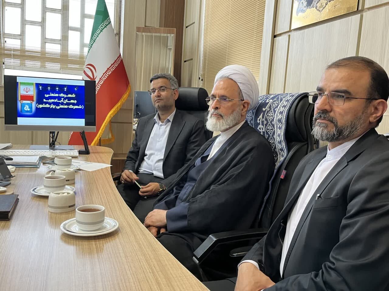 بازدید آیت الله اعرافی از شهرک صنعتی برتر ایران بازدید آیت الله اعرافی از شهرک صنعتی برتر ایران