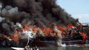 آتشسوزی در بندر پارسیان/ عکس