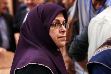 آذر منصوری: اولویت اصلاح طلبان دفاع از تمامیت ارضی ایران است