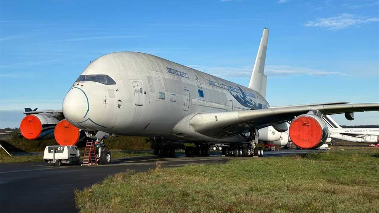 اسقاط ۳۰ فروند ایرباس غولپیکر / چرا A380 طرفدار ندارد؟