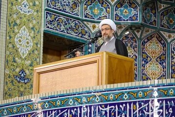 امام جمعه تبریز: تعطیلی غنی سازی مساوی با تعطیلی رشد و ترقی در کشور است