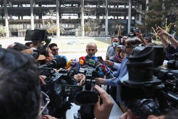 بازدید خبرنگاران رسانههای خارجی از ساختمان شیشهای/ پیمان جبلی: حمله به صداوسیما مصداق نقض فاحش حقوق بشر است