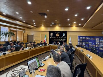 بررسی پروژههای راهسازی چهارمحال و بختیاری با حضور مسئولان ملی و استانی