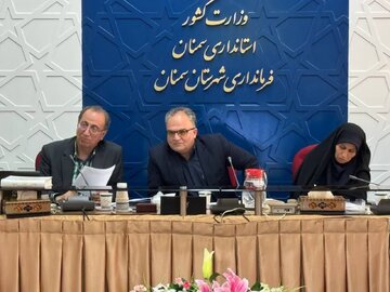 تأکید فرماندار سمنان بر جلوگیری از بهکارگیری اتباع غیرمجاز و توجه به اشتغال جوانان