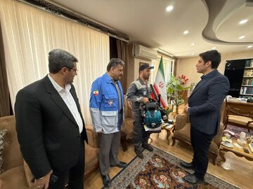 تحویل ۶۵ دستگاه دمنده بە سازمان‌های مردم نهاد و اداره کل منابع طبیعی استان کردستان