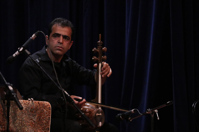 تصاویر | اجرای کنسرت زنده‌ی «حصار» در سالن تئاتر شهر سمنان