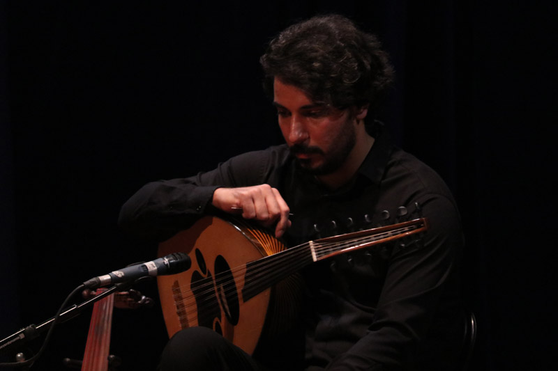 تصاویر | اجرای کنسرت زنده‌ی «حصار» در سالن تئاتر شهر سمنان