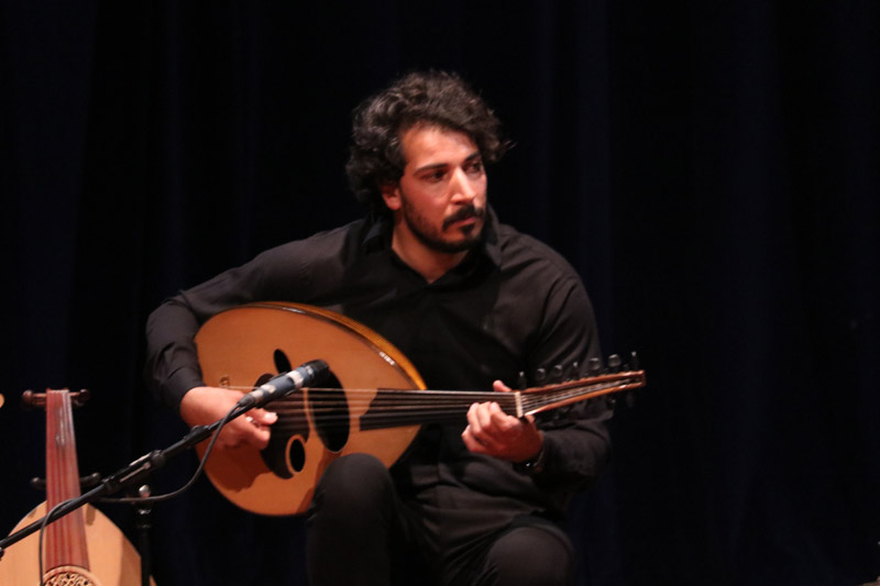 تصاویر | اجرای کنسرت زنده‌ی «حصار» در سالن تئاتر شهر سمنان