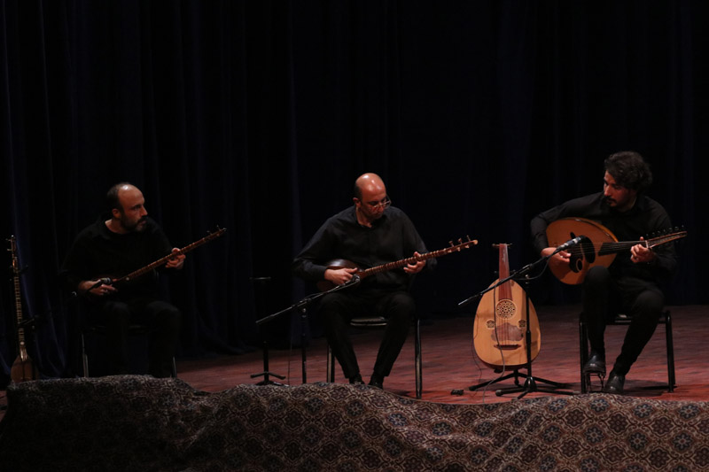 تصاویر | اجرای کنسرت زنده‌ی «حصار» در سالن تئاتر شهر سمنان