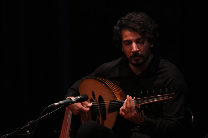 تصاویر | اجرای کنسرت زنده‌ی «حصار» در سالن تئاتر شهر سمنان