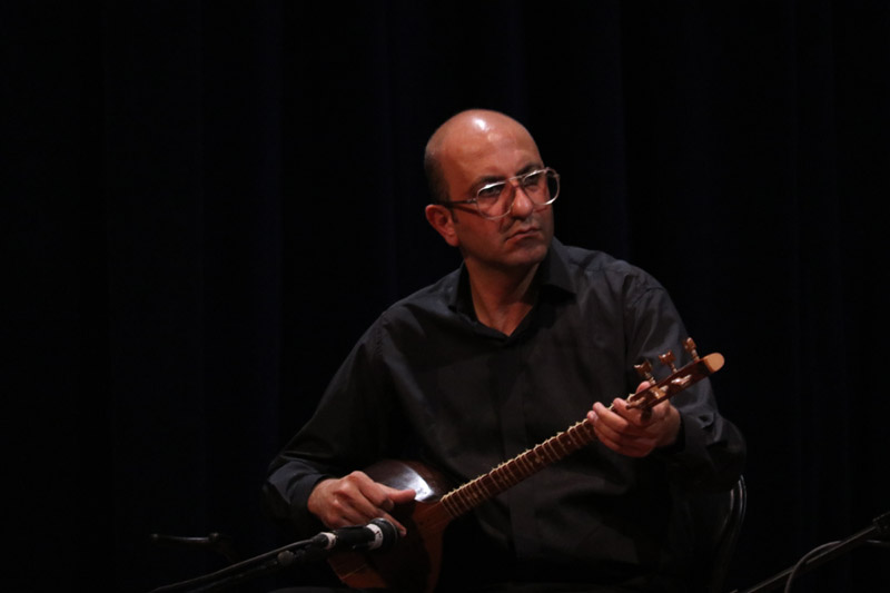 تصاویر | اجرای کنسرت زنده‌ی «حصار» در سالن تئاتر شهر سمنان