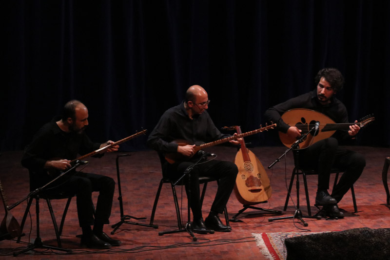 تصاویر | اجرای کنسرت زنده‌ی «حصار» در سالن تئاتر شهر سمنان