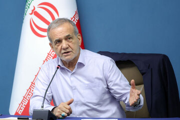 توییت جدید مسعود پزشکیان درباره حجاب/ اجبار در حجاب مورد نارضایتی می‌شود؛ برهنگی هم مورد پذیرش عموم نیست