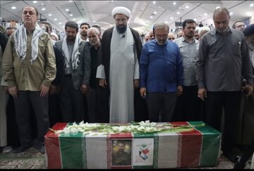 حضور گسترده نمازگزاران همدانی در نماز جمعه این هفته استان