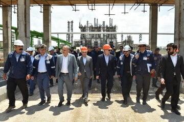 حمایت استاندار آذربایجان شرقی از طرح های توسعه پتروشیمی تبریز