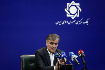دستور مهم رییسکل بانک مرکزی درباره تامین ارز واردات کالاهای اساسی