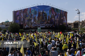دیوارنگارههای تهران با طرح «پاسخ سخت» تغییر کردند/ عکس