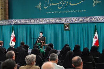 رهبر انقلاب در دیدار رئیس و نمایندگان مجلس:
شأن و جایگاه بینظیر مجلس شورای اسلامی، نمایندگان این جایگاه وزین را حفظ کنند