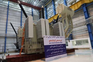 رونمایی از بزرگترین ترانسفورماتور خورشیدی کشور؛ انتقاد صریح از واردات تجهیزات نیروگاهی