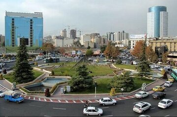 رونمایی از یک مجسمه جدید در میدان ونک