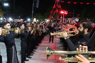 شور حسینی در میدان ارگ کرمان طنین انداز شد