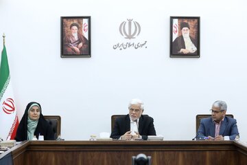 عارف: تکمیل و توسعه طرحهای کریدوری منافع بزرگی برای کشور دارد/ اگر در گذشته به توسعه کریدورها توجه کرده بودیم میتوانستیم ناترازی هارا برطرف کنیم