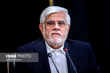 عارف: واگذاری دبیرخانه نجات دریاچه ارومیه به آذربایجان غربی، از سایر استانهای مجاور سلب مسئولیت نمیکند/ همه باید به این استان کمک کنند