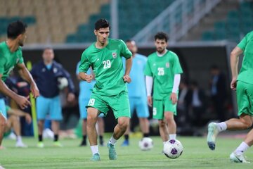 عکس| رزاقینیا: پوشیدن پیراهن استقلال فراتر از یک رویا بود!