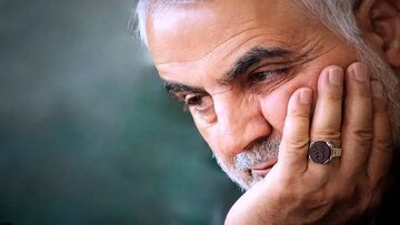 عکسی از دستنوشته سردار سلیمانی درباره امام خمینی(ره)/ مهندس و معماری برای اسلام بعد از معصومین بود که مشابه ندارد