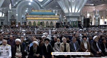 عکسی از سعید جلیلی در صف اول/ مسعود پزشکیان همنشین نوه های امام شد/ چمران و مقامات نظامی هم بودند