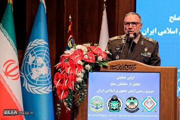 فرمانده نیروی زمینی ارتش: متعهد به برقراری صلح و امنیت در منطقه هستیم/ امروز ولایت فقیه و تبعیت از رهنمودهای ایشان نماد قدم گذاشتن در صراط مستقیم