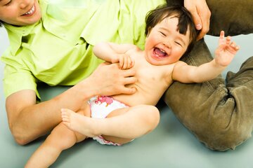 قلقلک؛ بازی کودکانه یا پدیده‌ای پیچیده در مغز؟
