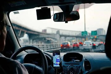 مسافربرهای بینامونشان کابوس خیابانهای تهران/ الهه حسیننژاد تنها یکی از قربانیان ناامنی حملونقل در تهران است